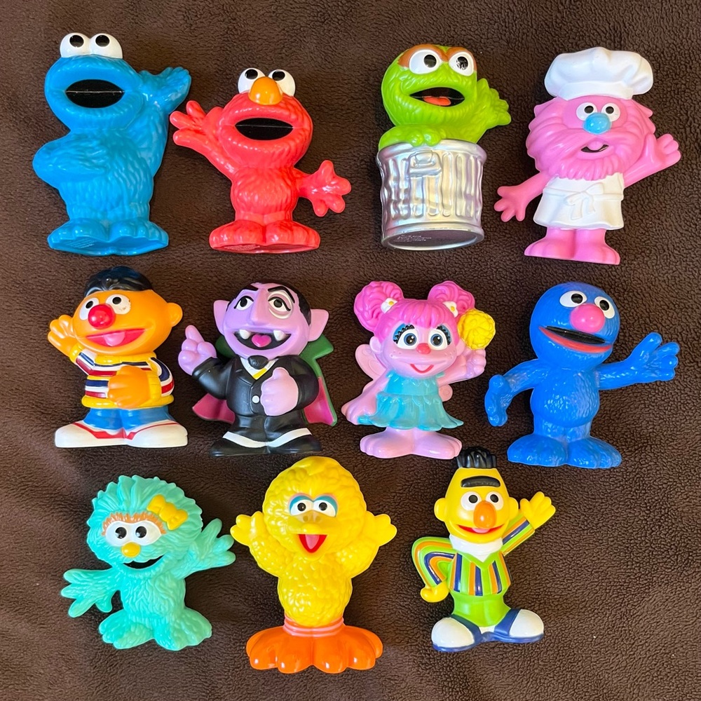 Sesame Street Deluxe Figure Set | 11 Plastic Character Figurines: Elmo & Friends